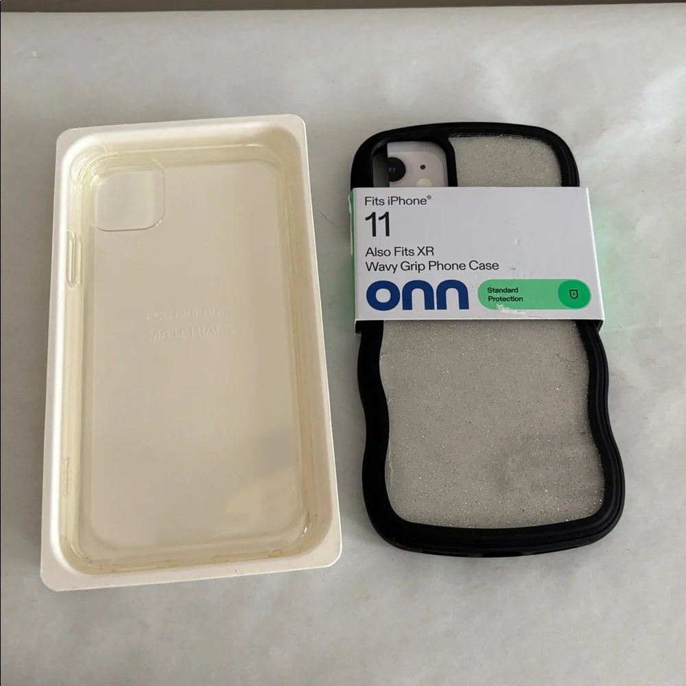 iPhone 11 and XR cellphone case Onn wavy grip & Ultra slim clear case New